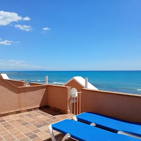 Lloyds Club Aparthotel 3*