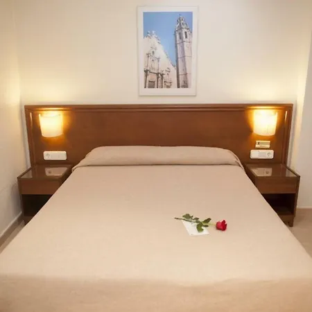 Aparthotel Lloyds Club 3*