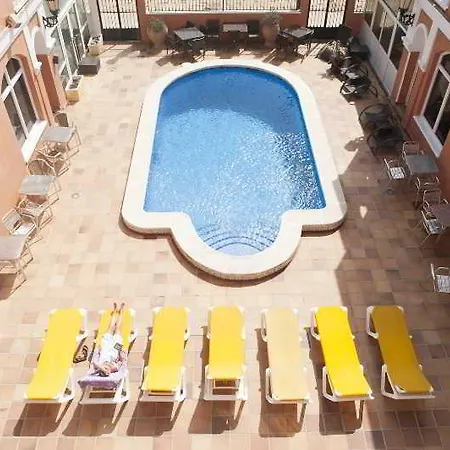 Apart-hotel Lloyds Club