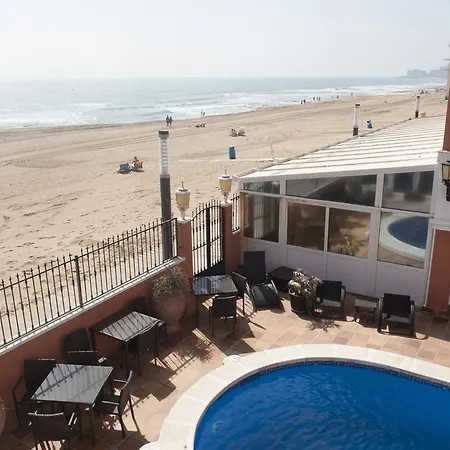 Lloyds Club Apartmanhotel