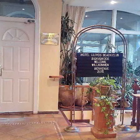Lloyds Club 3*