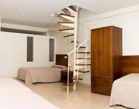 Aparthotel Lloyds Club 3*