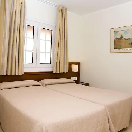 Lloyds Club Apartmanhotel