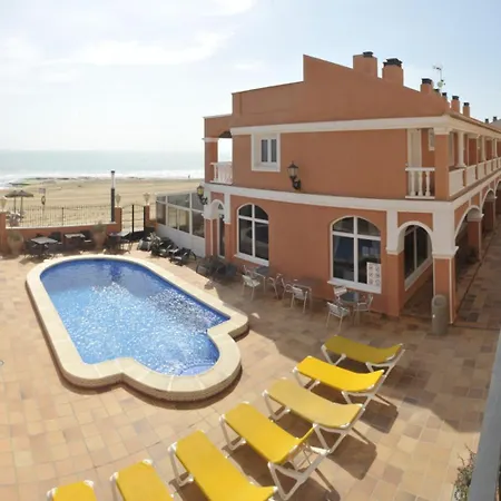 Lloyds Club Apartmanhotel