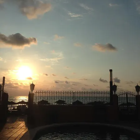 Apartmanhotel Lloyds Club 3*