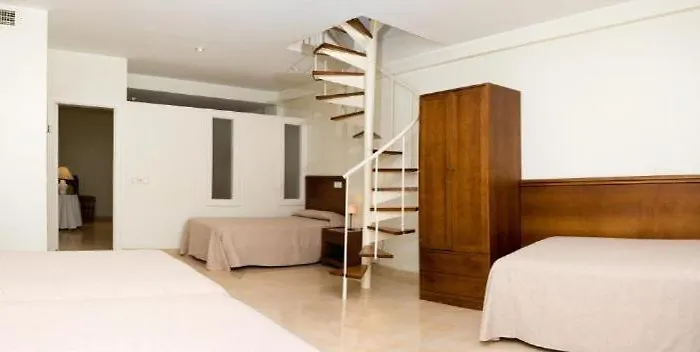 Aparthotel Lloyds Club 3*