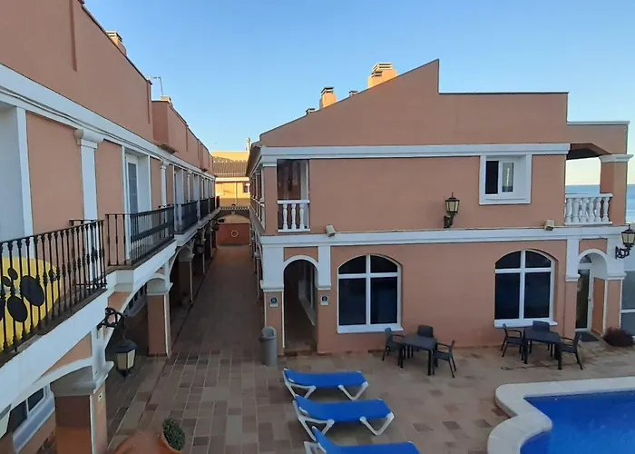 Lloyds Club Aparthotel 3*