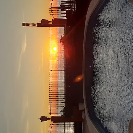 شقة فندقية Lloyds Club 3*