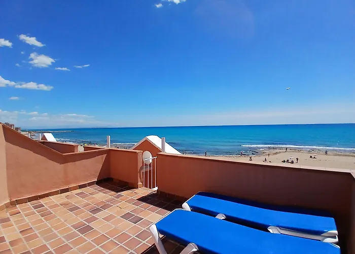 Lloyds Club Aparthotel 3*